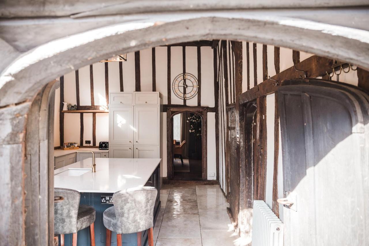 Taylour House - Edenbridge, Sleeps 10, Historic, Unique Yet Modern Villa ภายนอก รูปภาพ
